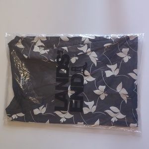 Lands End womens short sleeve relaxed supima v-neck t-shirt, size L in floral p